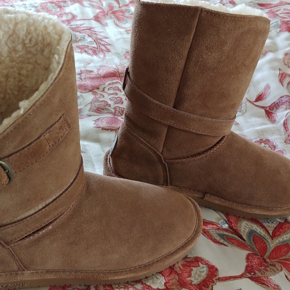 Bear paw boots "LIKE NEW" - Picture 8 of 14